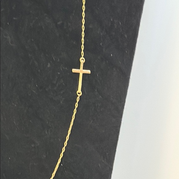 MIXUKI 14k Yellow Gold Cross Necklace - Picture 2 of 8